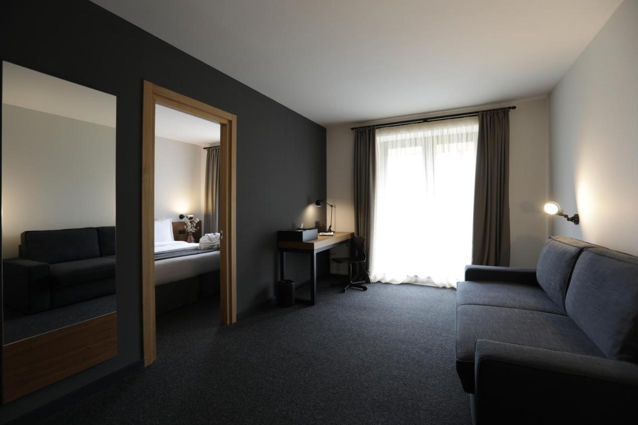 Hotel Samzeo Omalo Buitenkant foto
